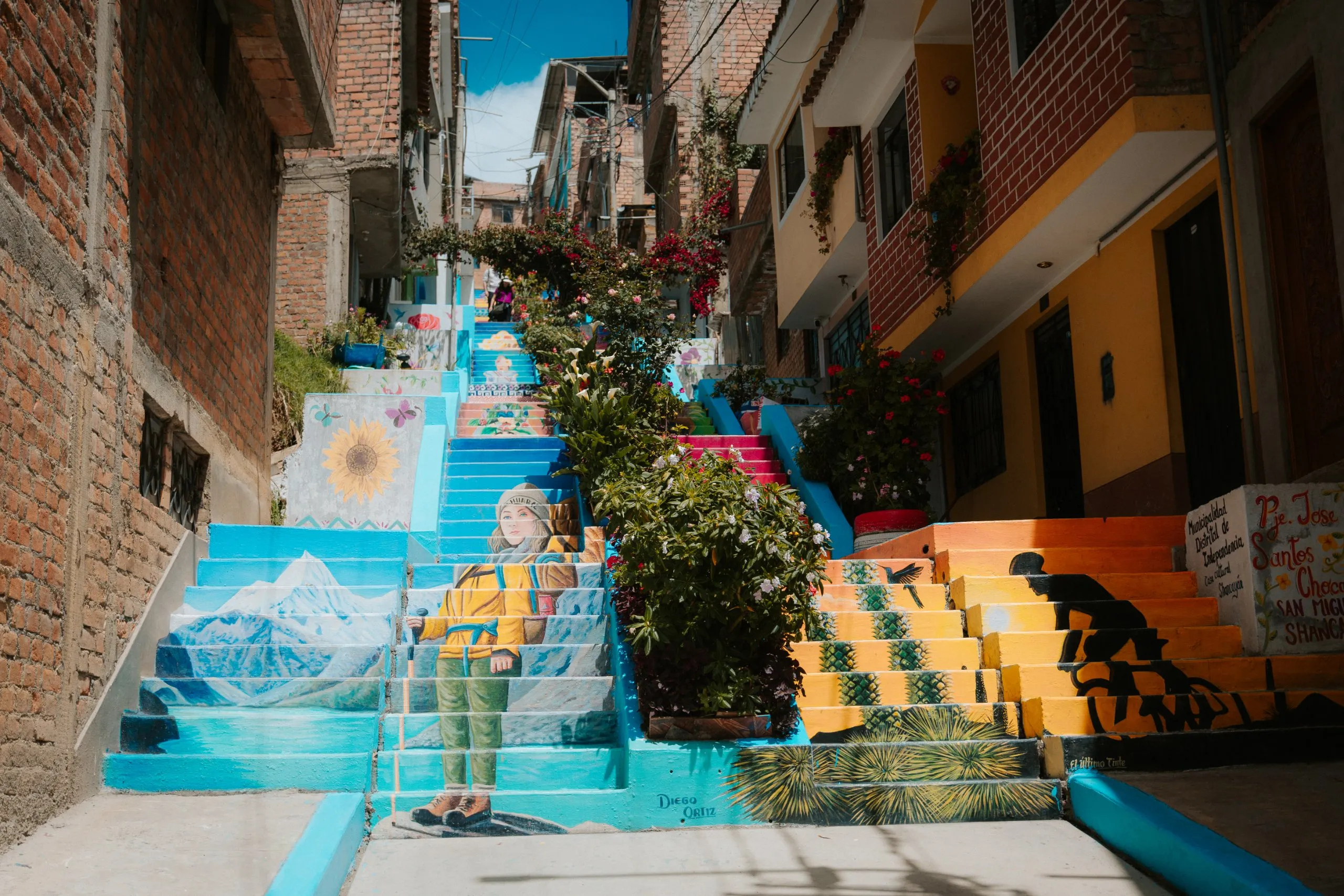 Escalinata mural del andinista en Shancayán